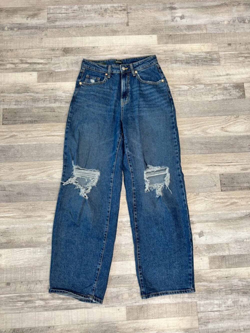 Wild Fable Highest Rise Baggy Jeans Size 4/27 Distressed, Medium Wash J14